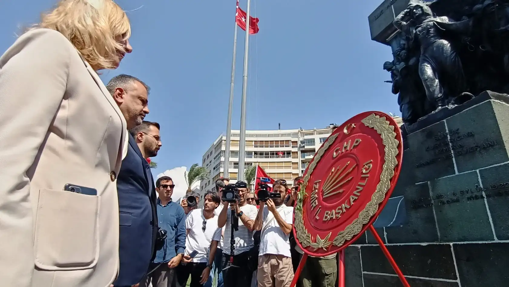 CHP İzmir'den coşkulu 30 Ağustos kutlaması