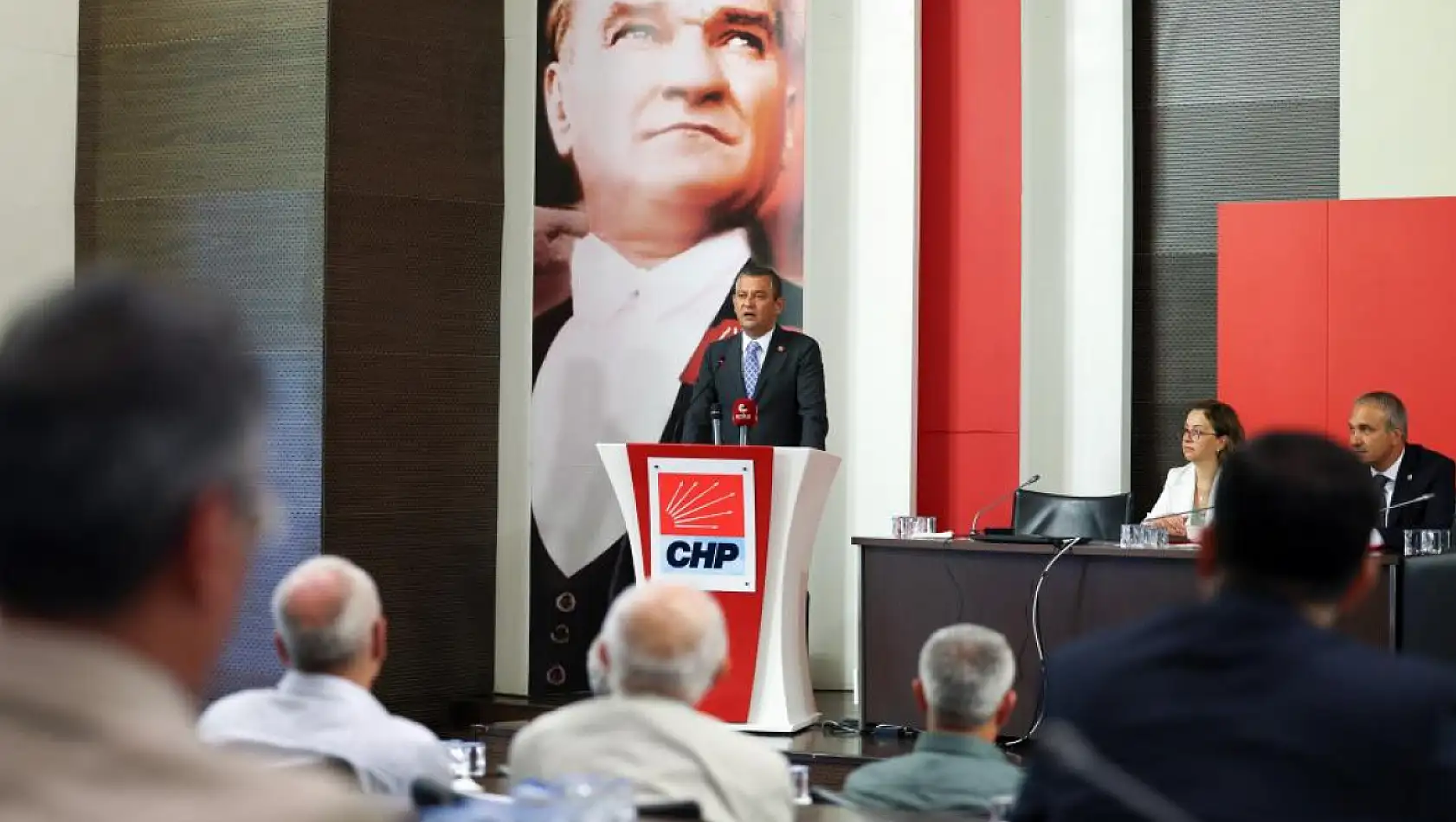 CHP lideri Özel: Başarıların altındaki temel faktör 'ulusal eğitim programları'