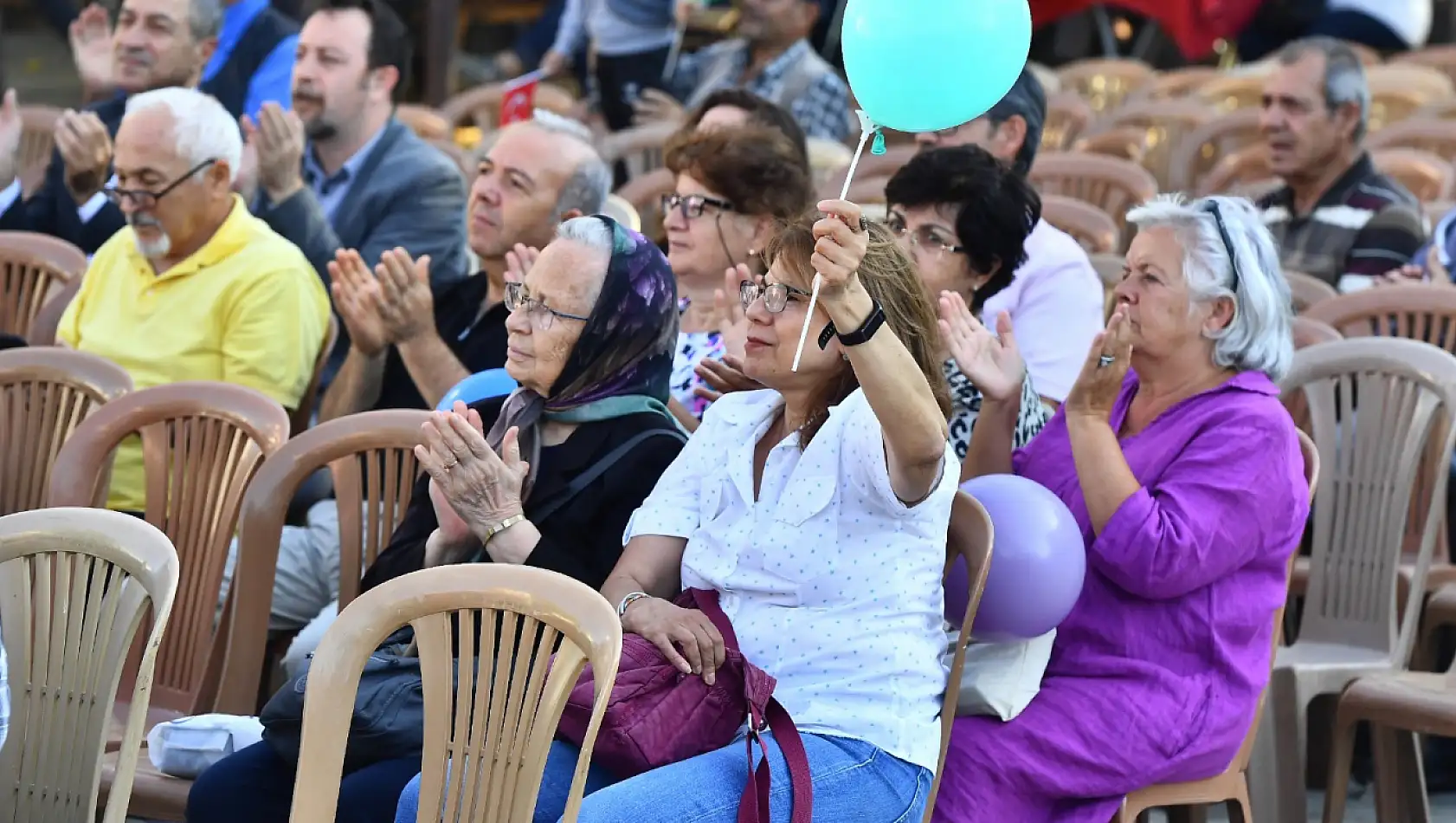 Cumhuriyet coşkusu Tire'yi sardı