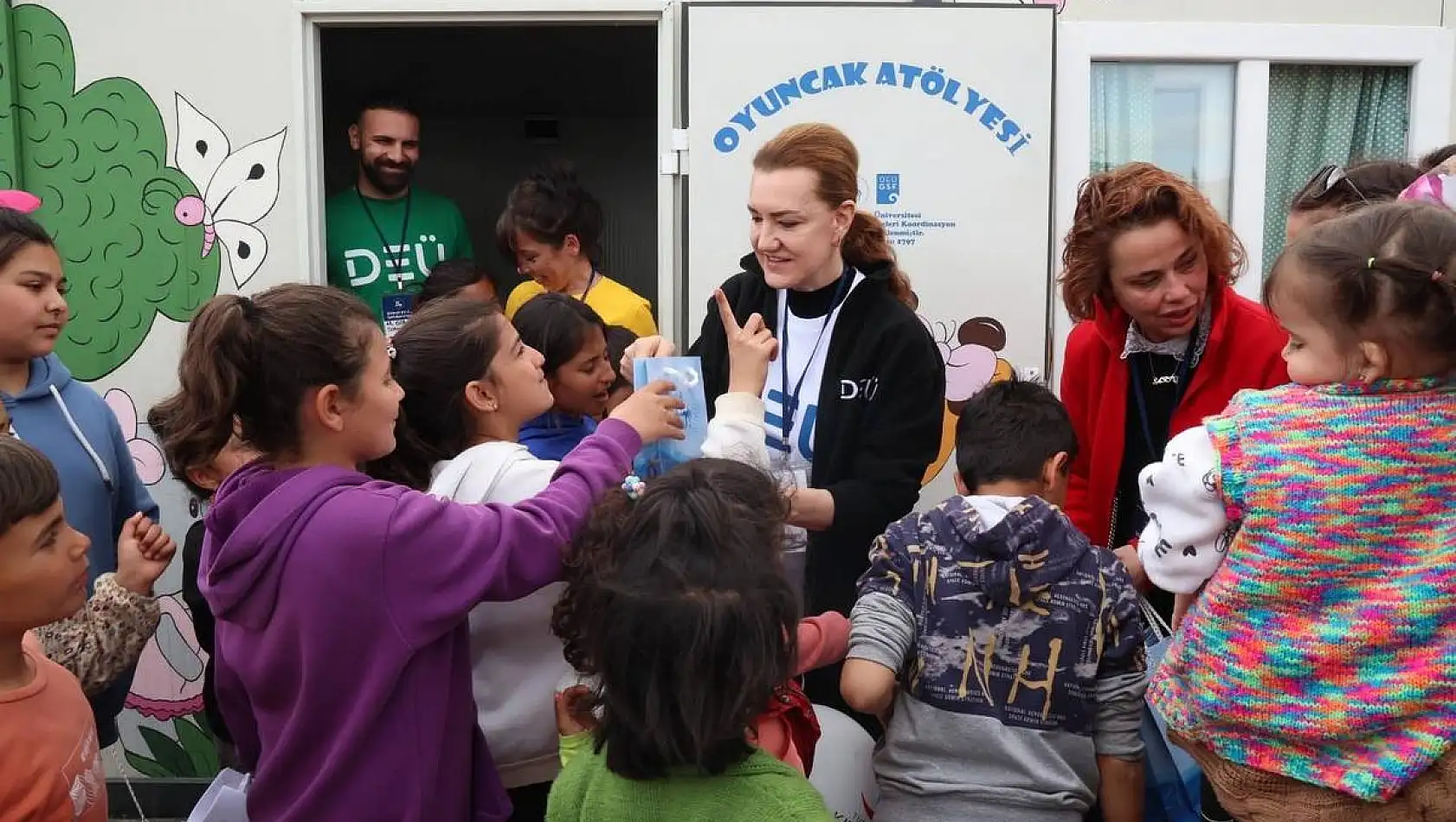 DEÜ Adıyaman'da depremin yaralarını sarıyor