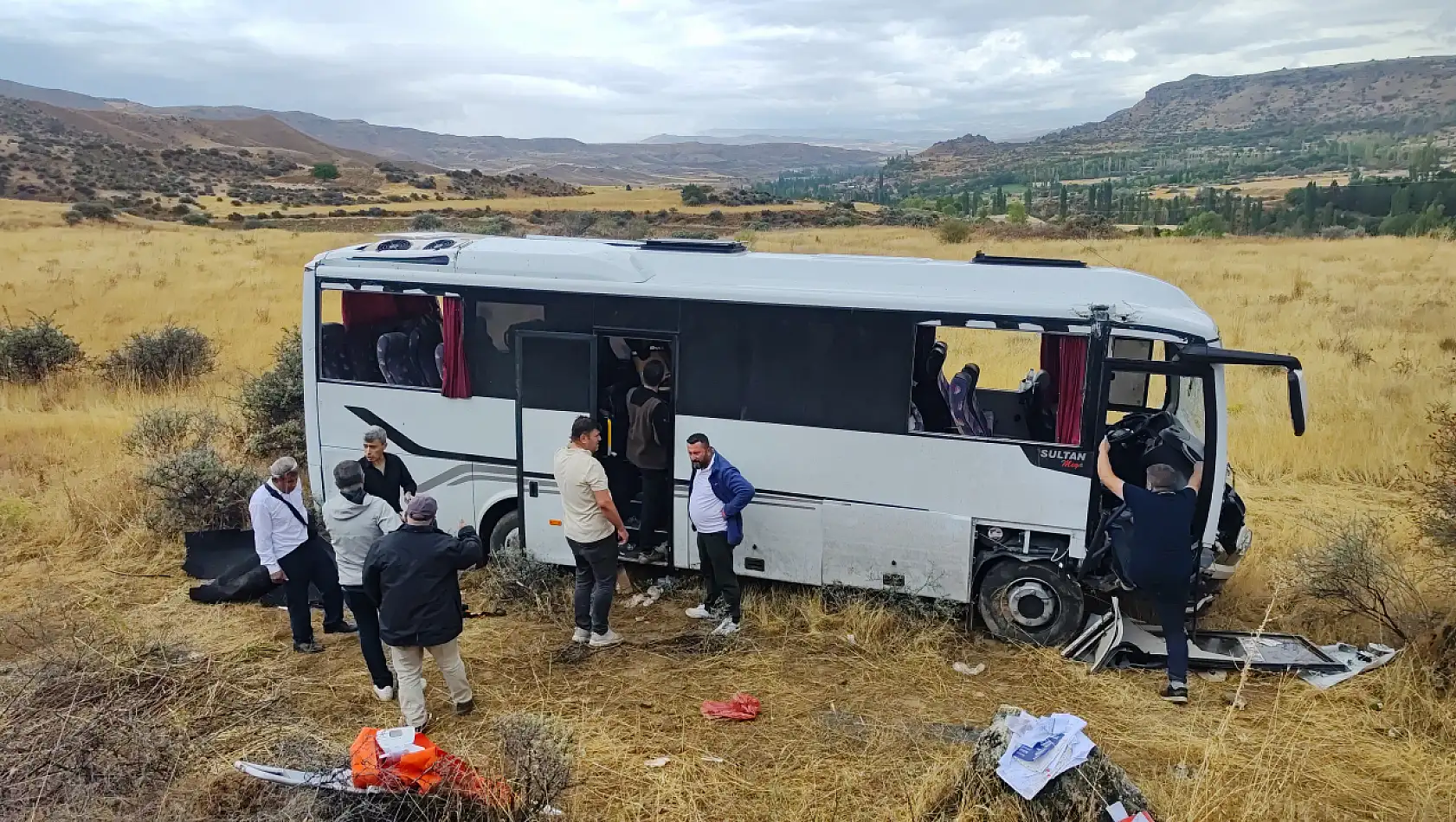 Düğün servisi felakete yol aldı: 27 yaralı