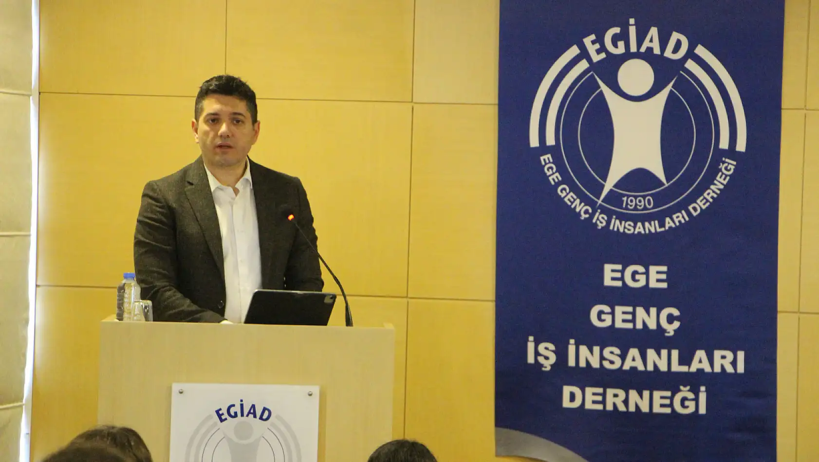 EGİAD 15 yılda 1500 gence dokundu