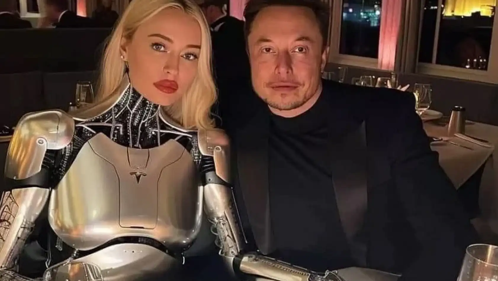 Elon Musk, robot sevgilisiyle akşam yemeği yedi