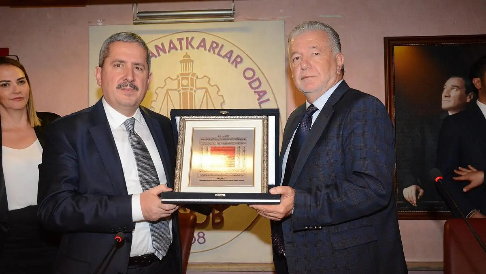 Esnaf derdini anlattı, Bakan Yardımcısı Gürcan tek tek yazdı