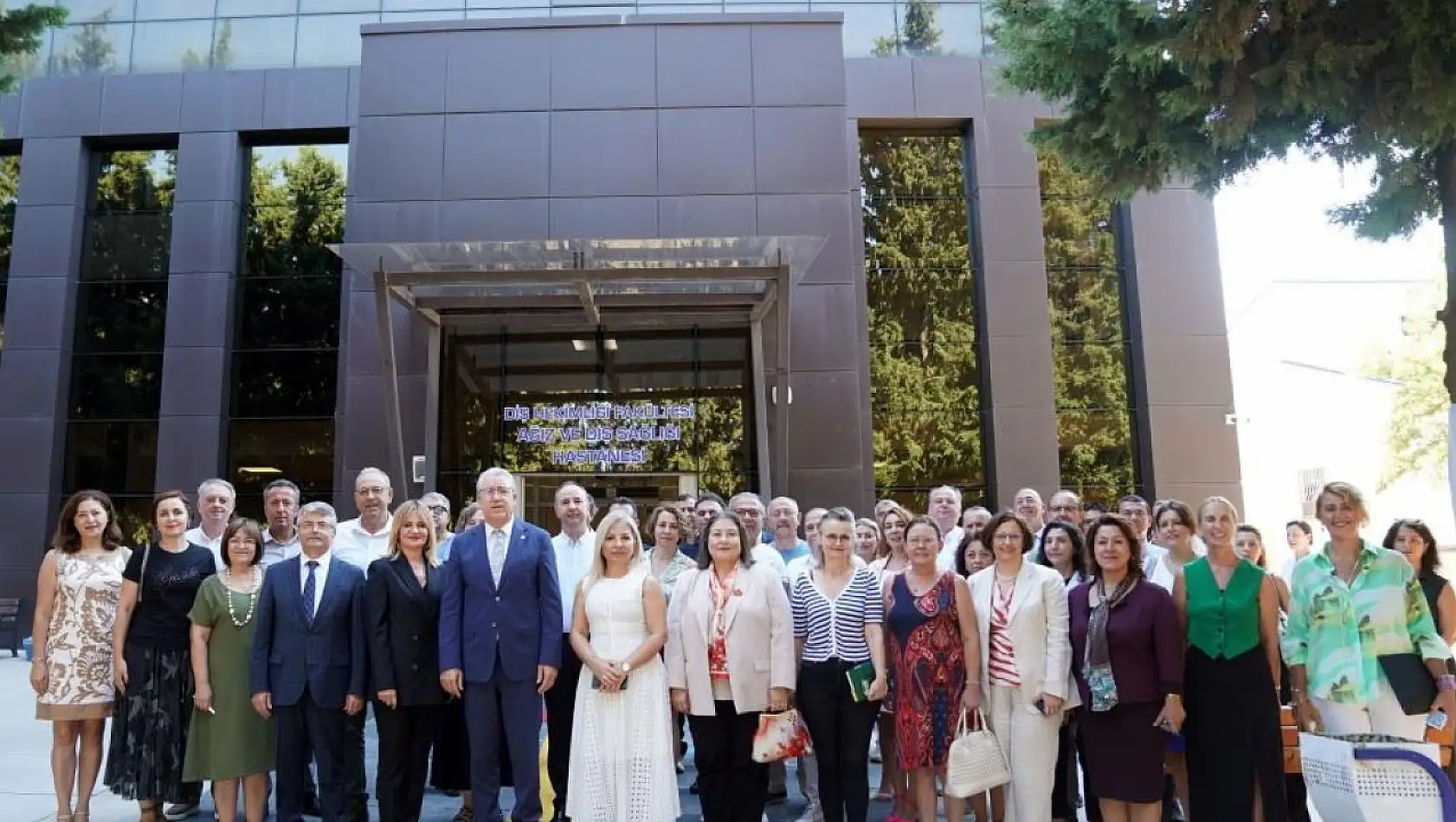 EÜ Diş Hekimliği Fakültesinde yeni ameliyathane hizmete açıldı