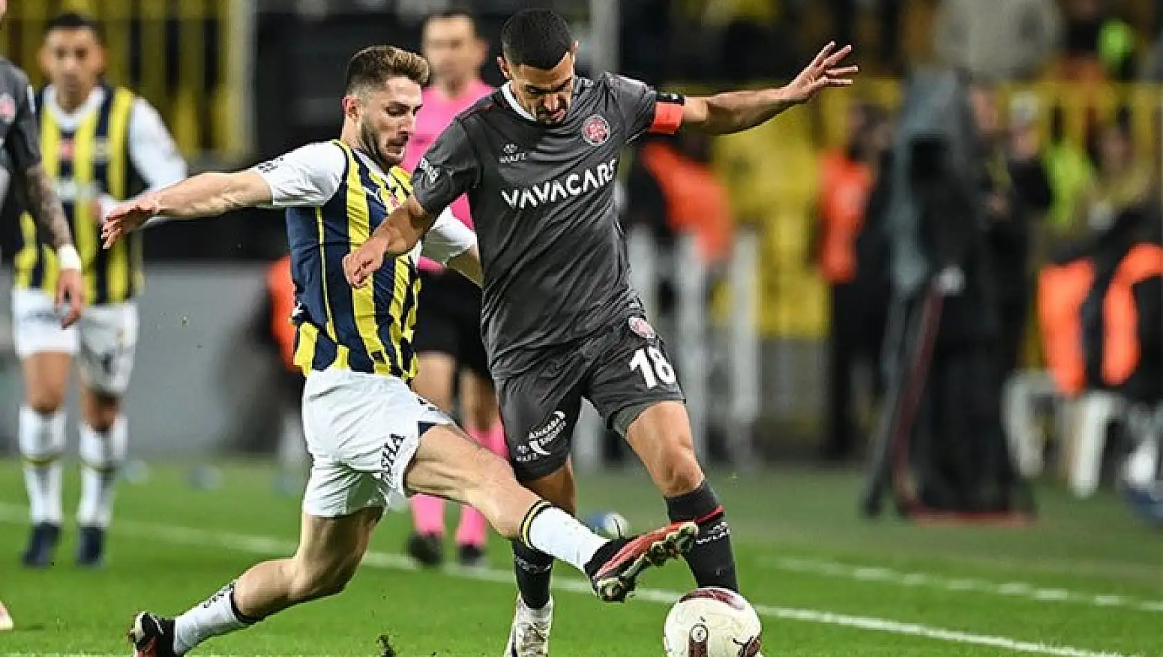 Fenerbahçe sezonun ilk transferini yaptı