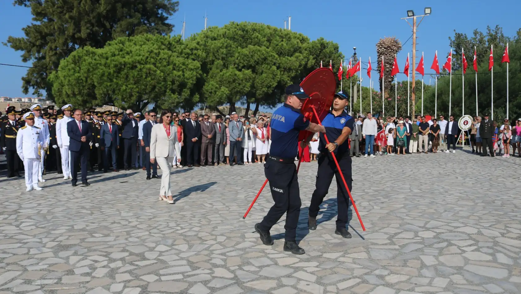 Foça'da bayram coşkusu