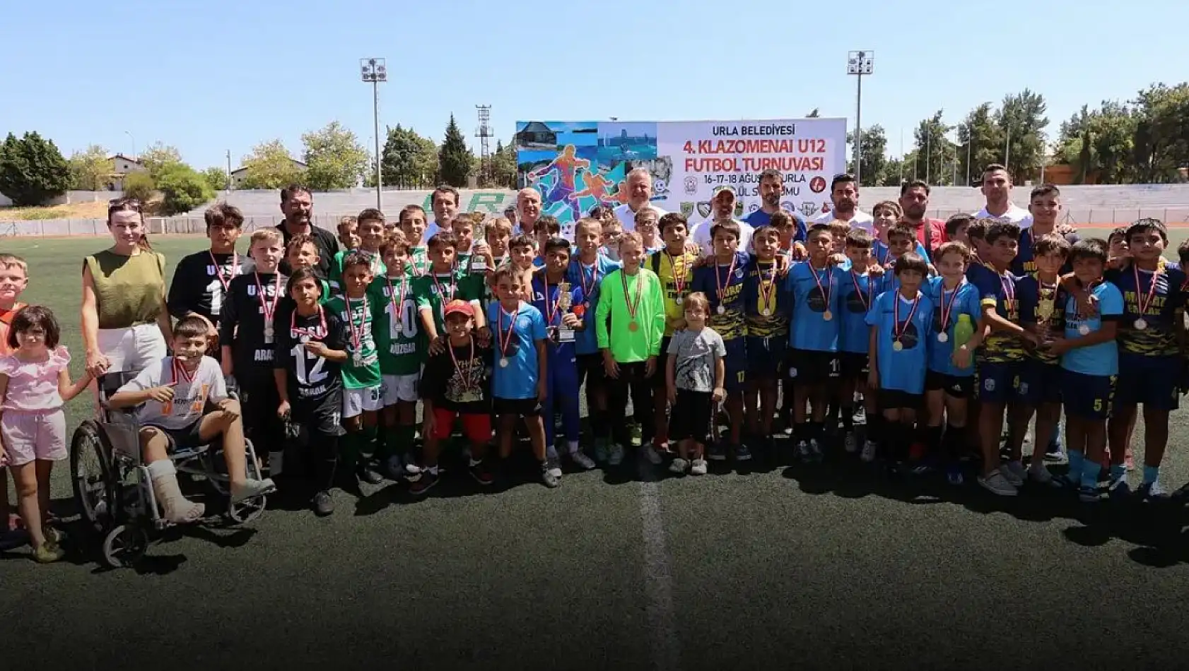 Futbolun küçük yetenekleri Urla'da buluştu