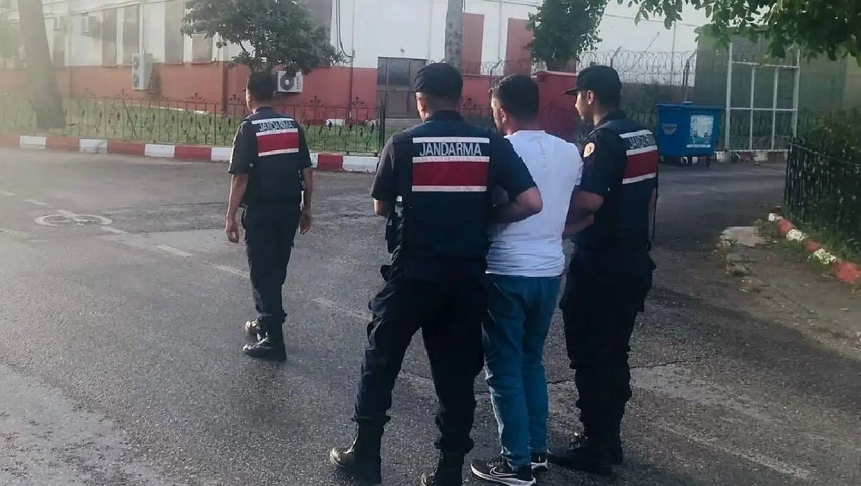 Gaziantep’te kaçak göçmen operasyonu! 3 kişi yakalandı…