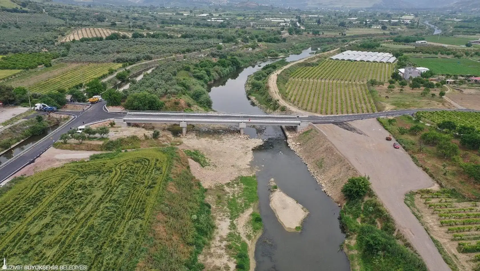 Gediz Nehri’nin iki yakası birleşti