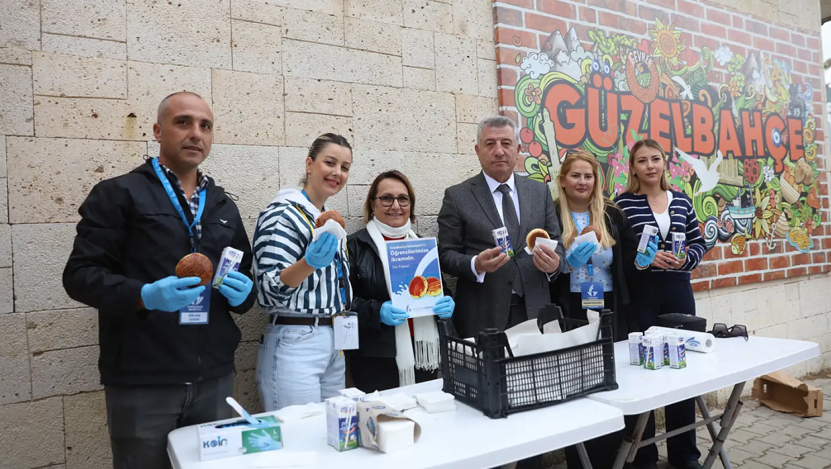 Güzelbahçe Belediyesinden öğrencilere ücretsiz kahvaltı!