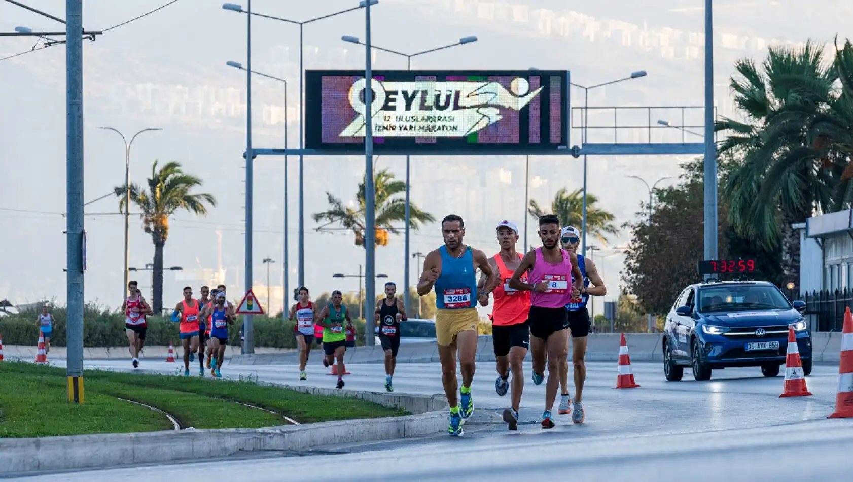 İzmir 9 Eylül Yarı Maratonu 2500 kişiyle başladı