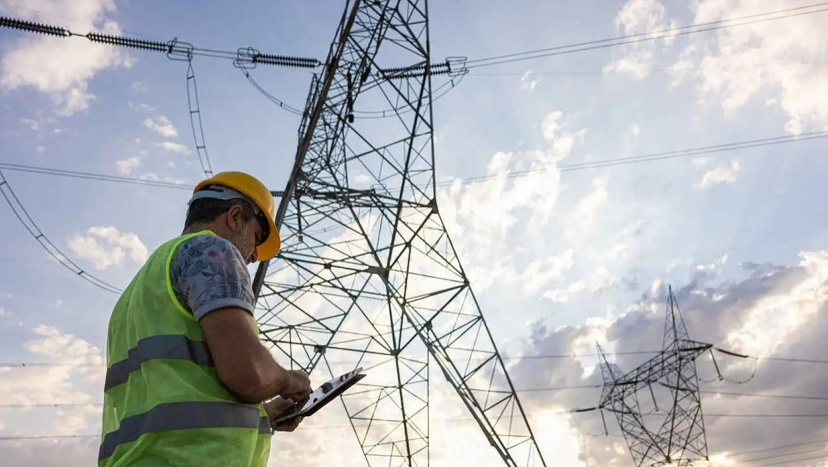 İzmir'de 23 Ağustos elektrik kesintileri: 19 ilçe için uyarı