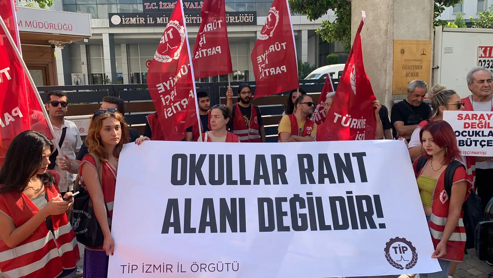 İzmir'de okul bahçelerinin kiraya verilmesine tepkiler büyüyor!