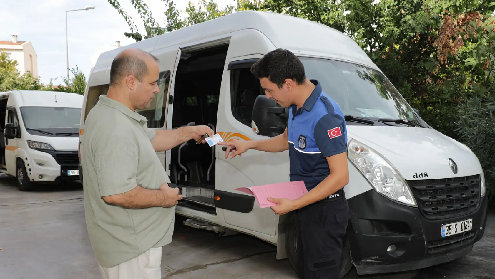 İzmir'de okul servisleri güvenlik kontrolünde: Öğrenciler güvende mi?