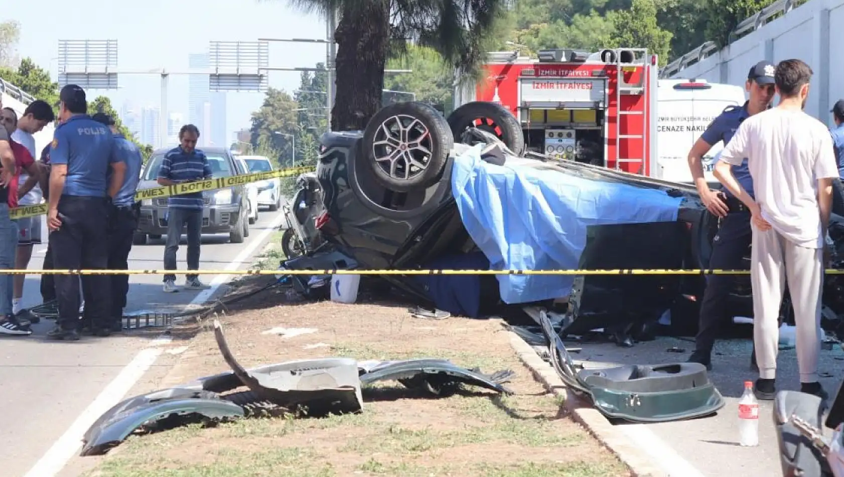 İzmir'de trafik kazası: Ölü ve yaralılar var 