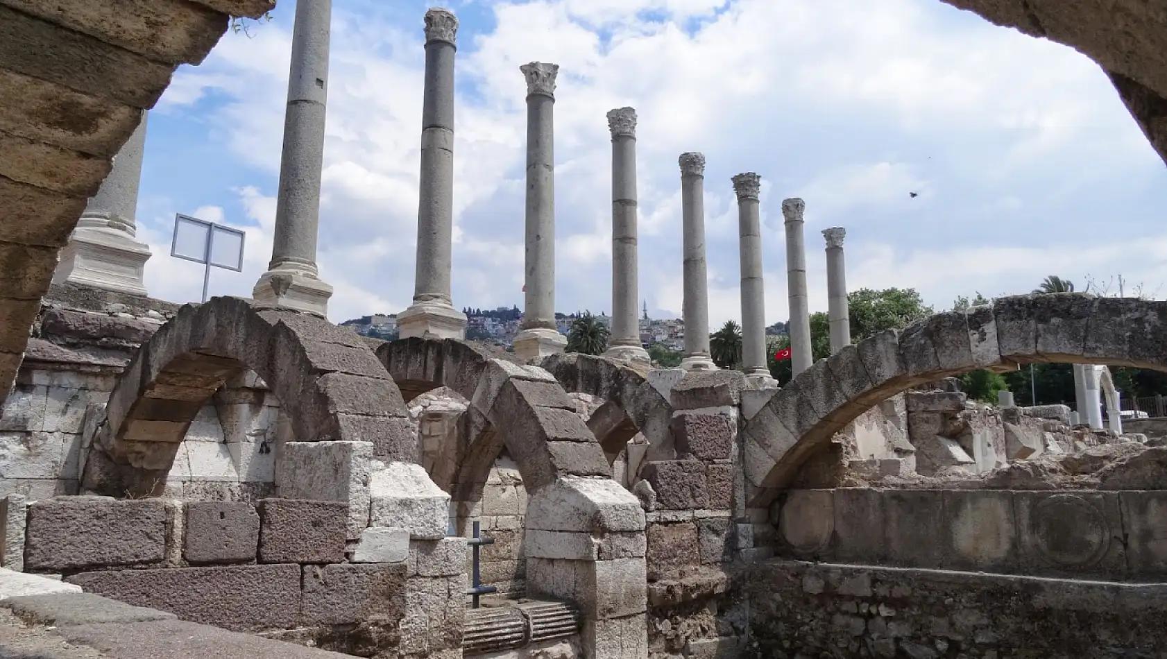 İzmir'in kalbindeki saklı tarih: Agora'nın hiç bilmediğiniz özellikleri