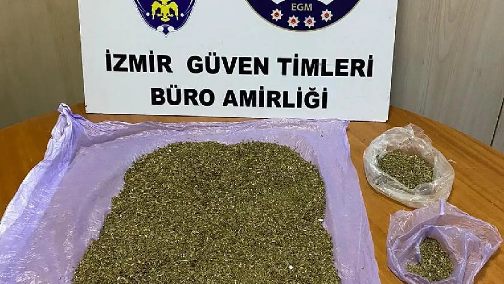 İzmir’de cezaevi firarisi uyuşturucuyla yakalandı