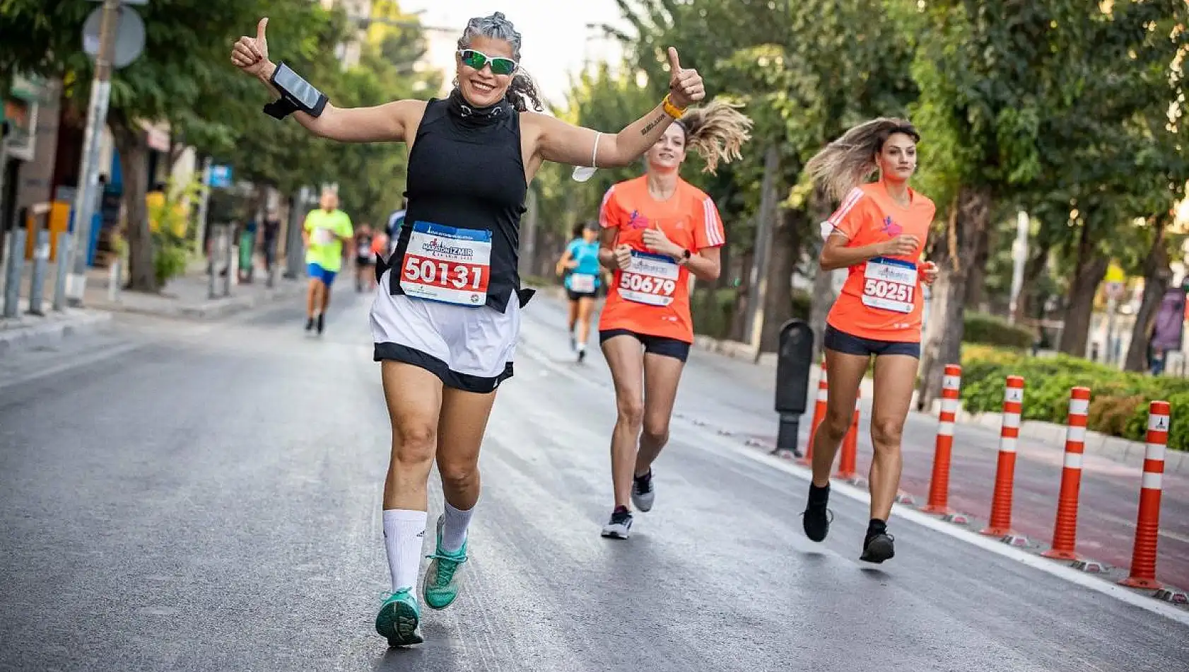 İzmir’de trafiğe maraton düzenlemesi!