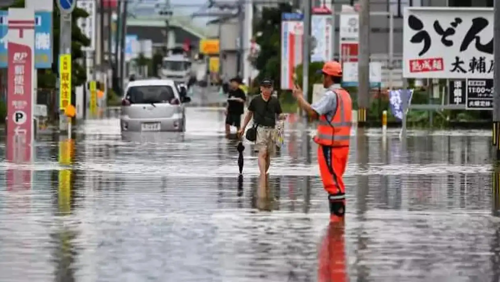 Japonya'da şiddetli yağışlardan dolayı 7 kişi öldü