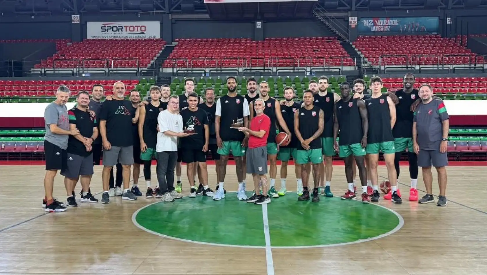 Karşıyaka Basketbol'un hazırlık programı açıklandı 