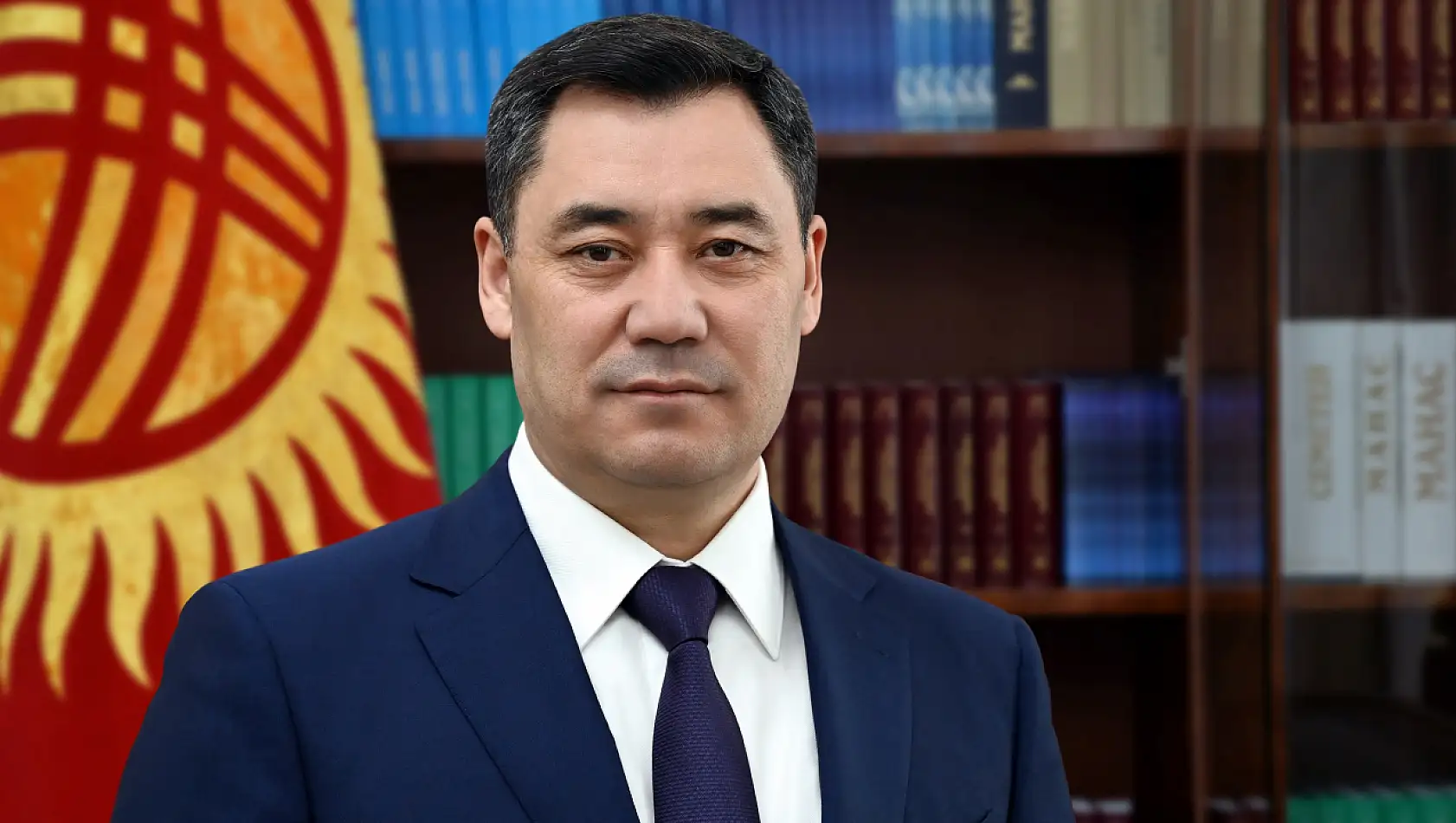 Kırgızistan Cumhurbaşkanı Caparov çöp topladı