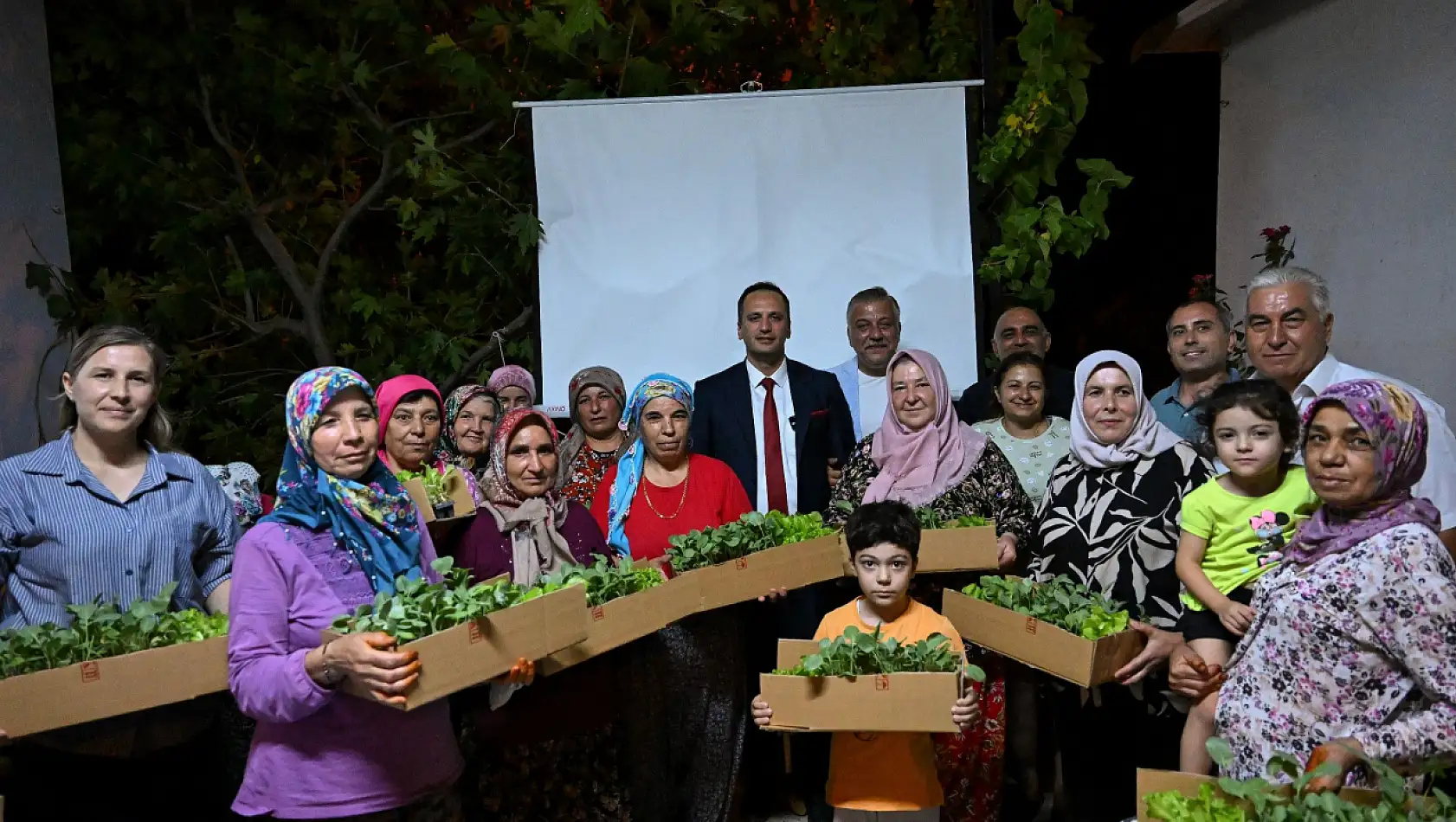 Kışlık sebzeler Bornova Belediyesi'nden