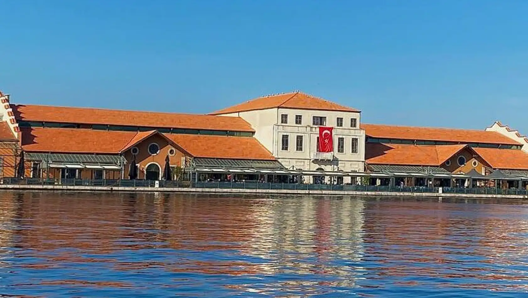 Konak Pier'de yangın