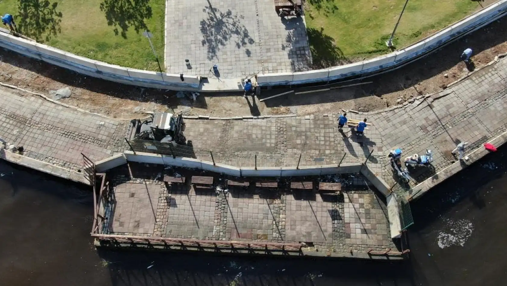 Kordon'da taşkın önlemi: Beton bariyerler kuruluyor