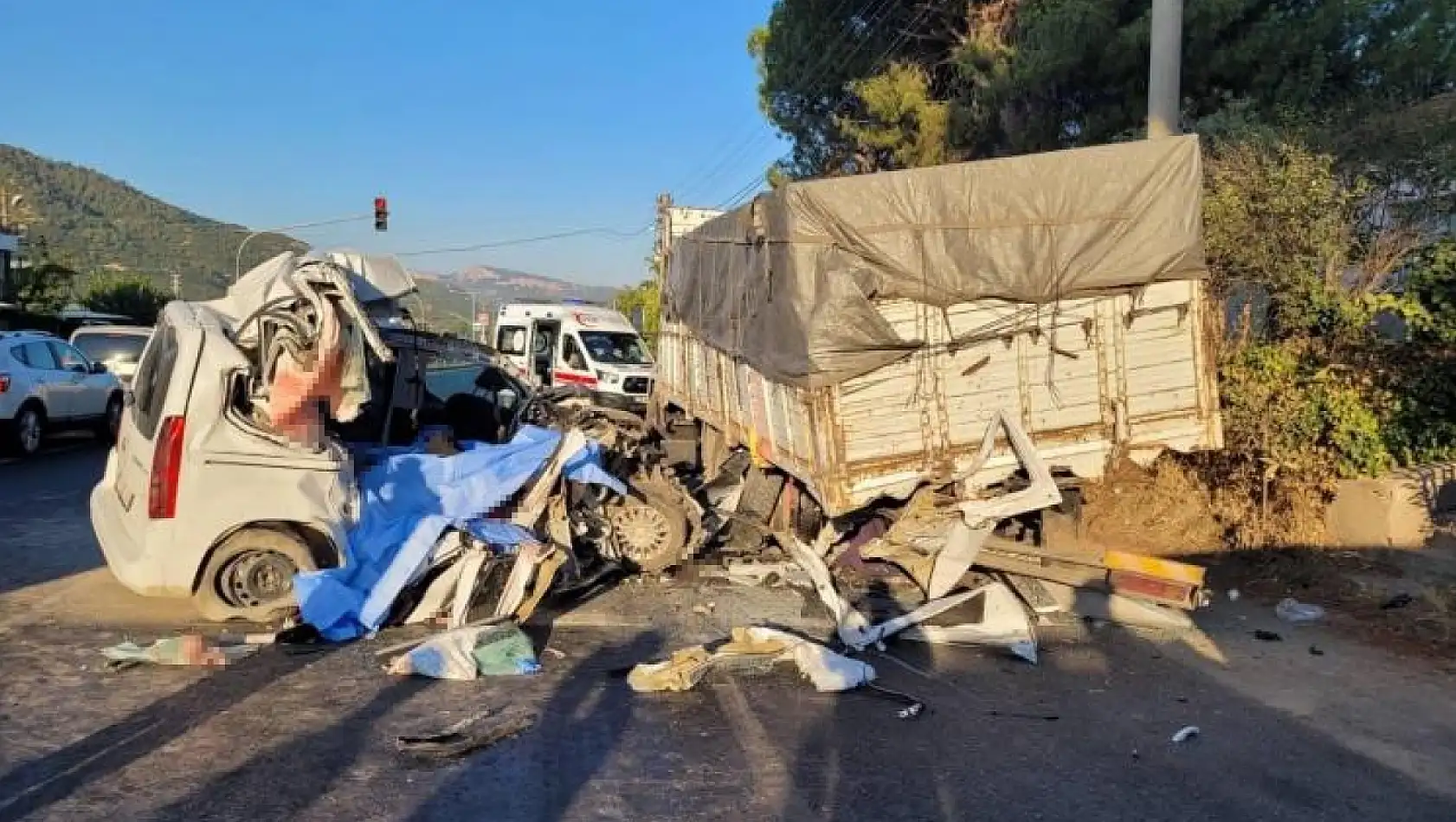 Manisa'da trafik kazası: 4 ölü