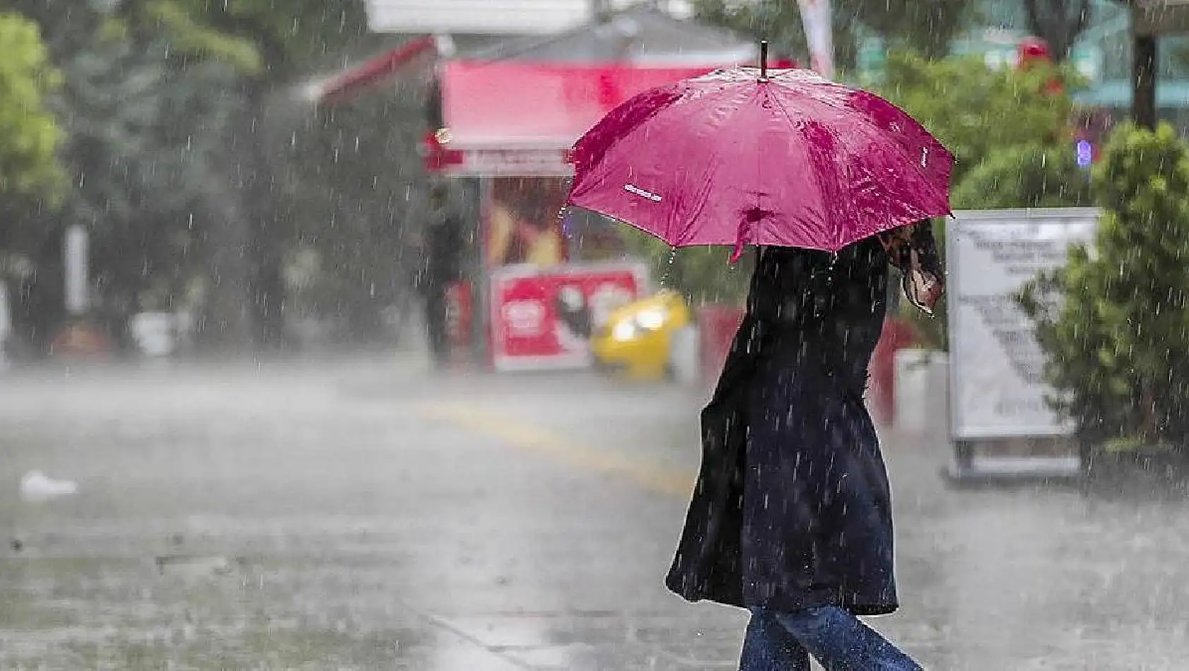 Meteoroloji'den üç kente kuvvetli yağış uyarısı