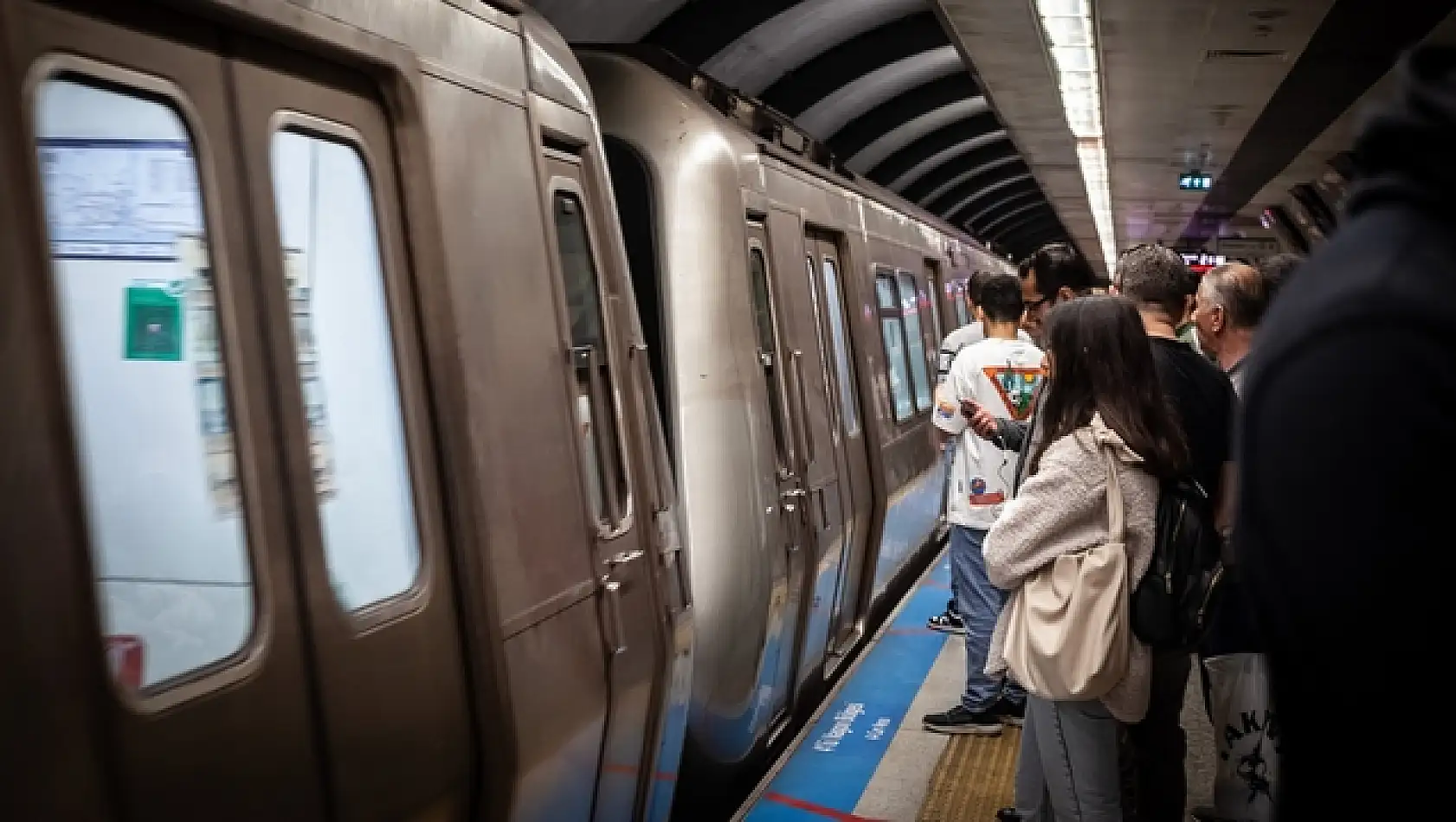 Metrolarda bulaşıcı hastalık risklerine karşı uyarı