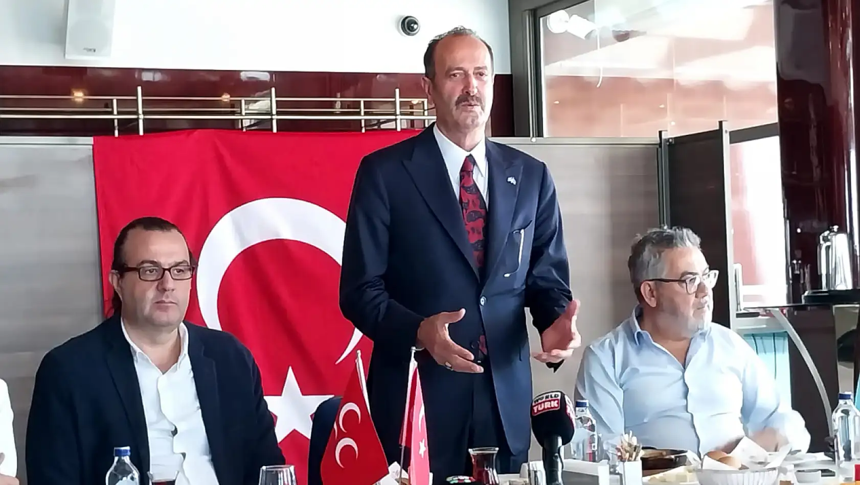 MHP'li Osmanağaoğlu'ndan İZBB'ye taş: İzmir'de çalışma yok