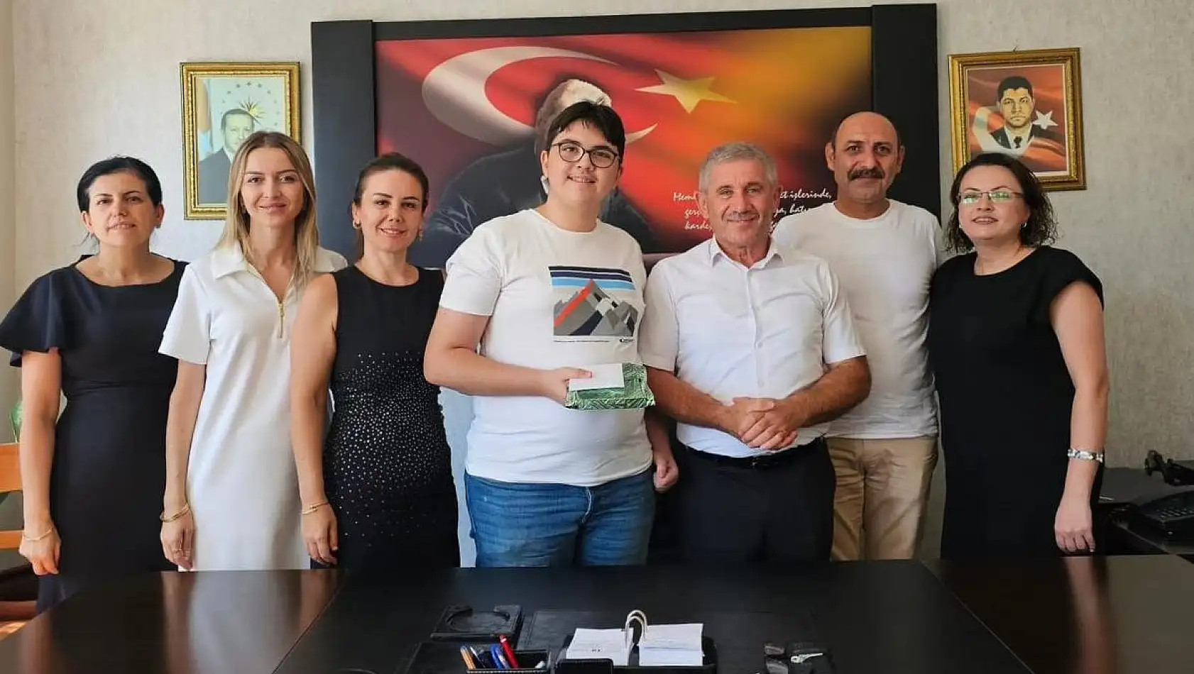 Müdür Tosun, LGS’de Torbalı birincisi olan öğrenciyi ağırladı