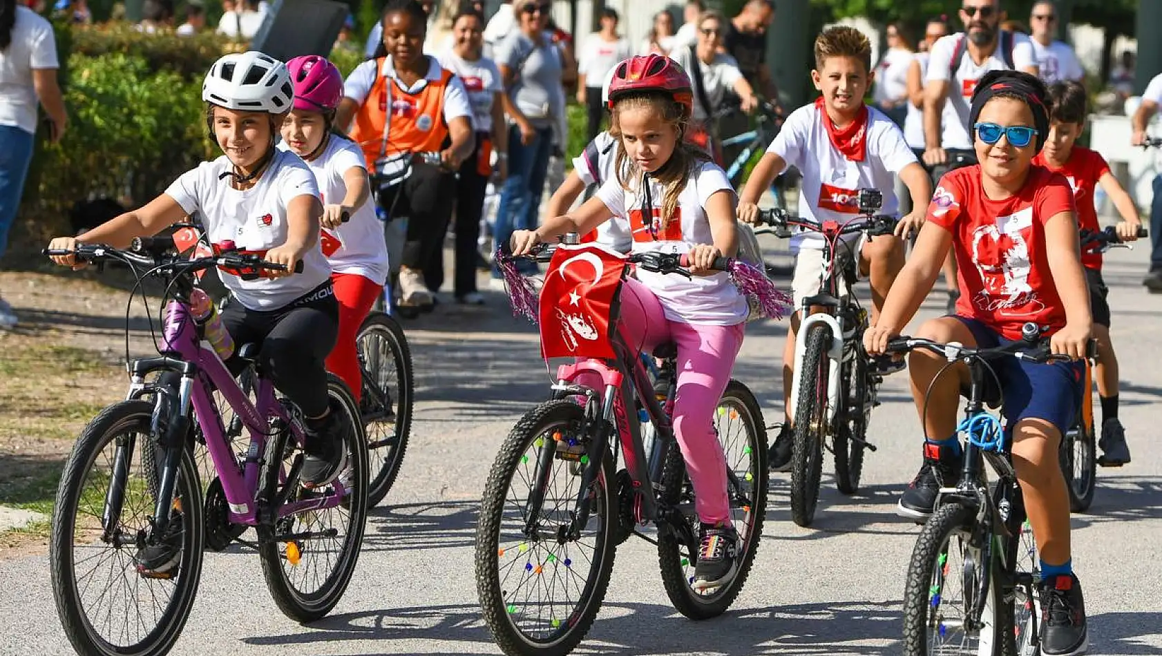 Pedallar Cumhuriyet için çevrildi