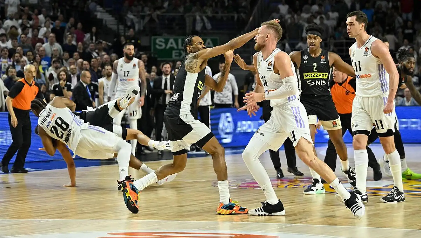 Real Madrid – Partizan maçında ortalık toz duman oldu!