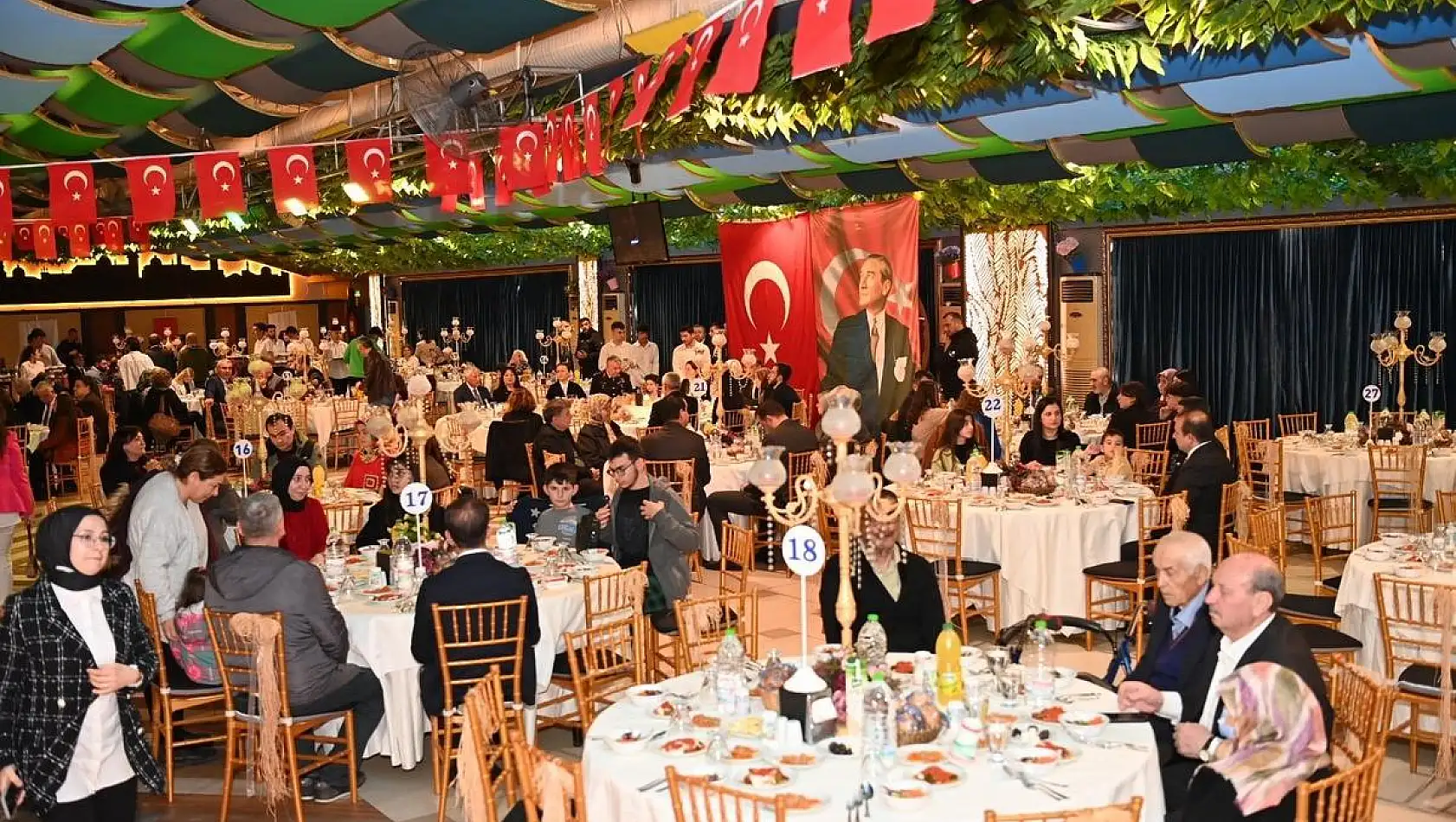 Şehit aileleri ve gaziler iftar programında buluştu