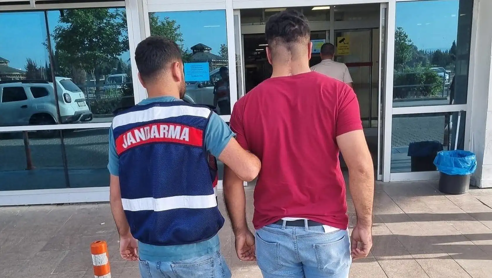 Terör propagandasına İzmir jandarmasından operasyon