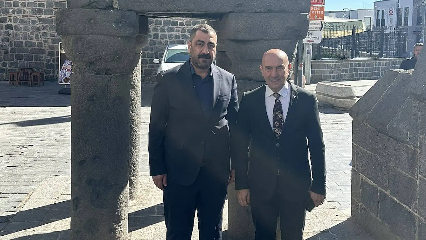 Tunç Soyer Diyarbakır’da