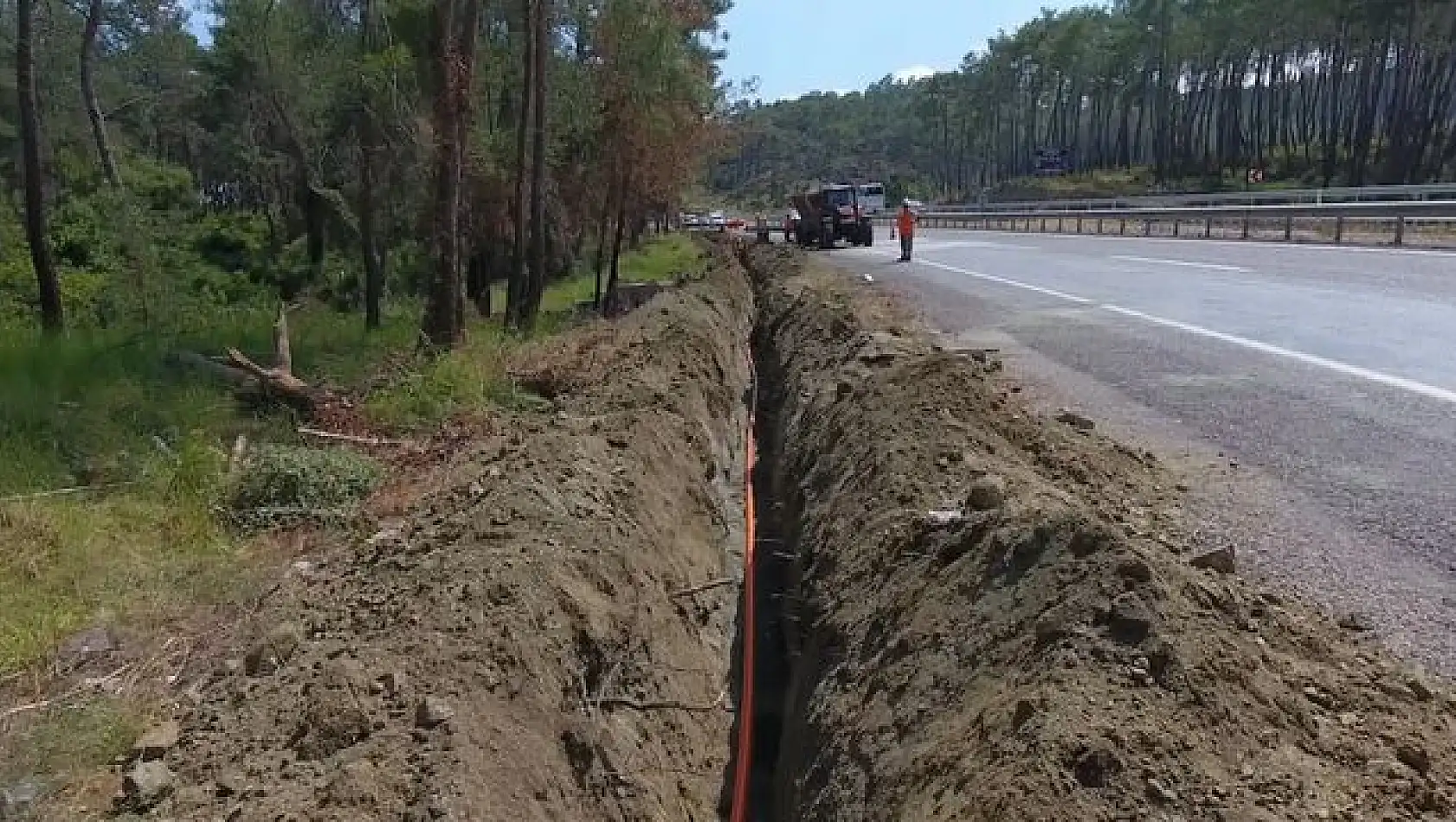 Türkiye'nin otoyol altyapısı akıllanıyor: Fiber ağ uzunluğu kaç kilometre oldu?