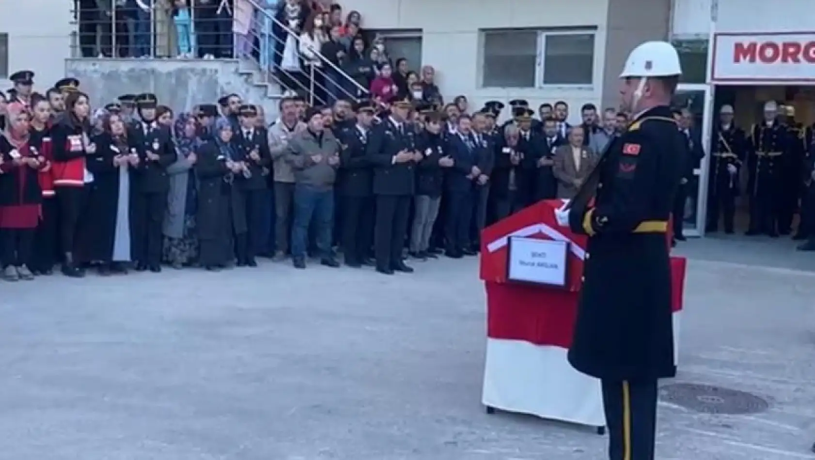 TUSAŞ şehidi taksici son yolculuğuna uğurlanıyor 