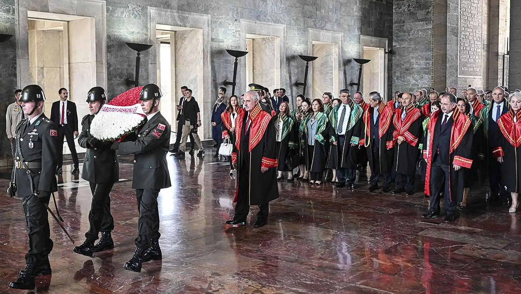 Yargıtay üyelerinden Anıtkabir ziyareti