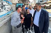 CHP İzmir bayramlaşmayı sokaklara taşıdı: 'Mücadelemiz bitmedi'