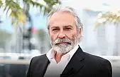 Haluk Bilginer'e 45 yaş küçük partner! Sosyal medya yıkıldı