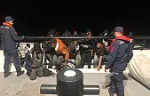 İzmir açıklarında can pazarı: Yasa dışı geçiş yaparken ele geçirildi!