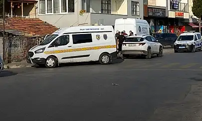 Bayraklı'da komşu dehşeti: Karı-kocayı vurdu!