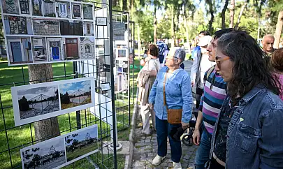 Bornovalı kursiyerlerden 'Homeros'un Bornova'sı'na fotoğraf selamı