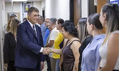 Cemil Tugay'dan HİM'e ziyaret: 'İzmir'in gururu sizsiniz, iyi ki varsınız'