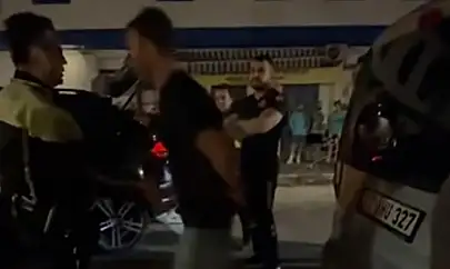 Çeşme'de alkollü sürücü çıldırdı: 'Beni herkesin önünde döv'