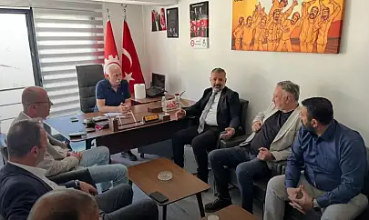 CHP'li Aslanoğlu'ndan DİSK'e ziyaret: 'Grevin en büyük sevineni AKP olur'